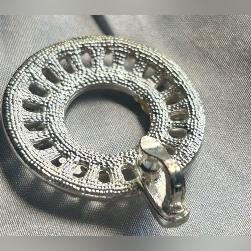 Vintage Silver Tone Faux Pearl & Rhinestone Halo Pendant Estate Finds - Picture 7 of 7